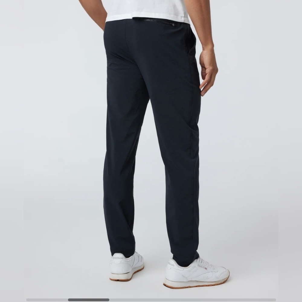 NWT Men's Vuori" Elevate Kore Pant"Color Black, Size Med, With A 30" Inseam